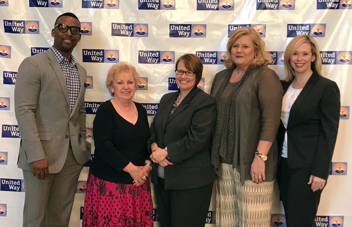 moneymarksez's tweet photo. @checkintocash  Great group from the Corporate Office at the United Way Dinner March 9, 2017.  Proud supporters!  #unitedway #moneymarksez https://t.co/RYvcAGJ8nl