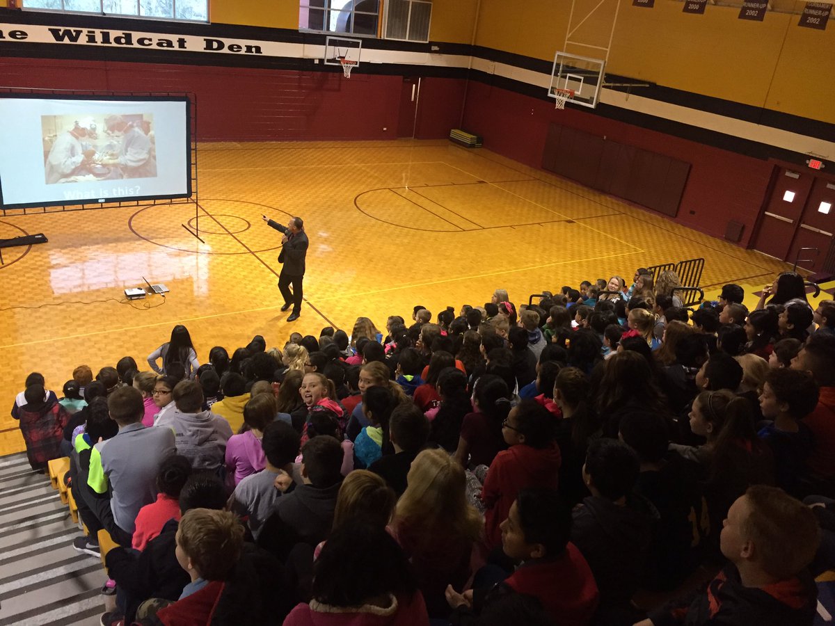 rockytopteacher's tweet photo. Proud to be a WSCC alumni and loved having @WSCCPresMiksa at Fairview today! We appreciate you! #fairviewproud #impactlocalreachglobal https://t.co/p6VAiLIzVs