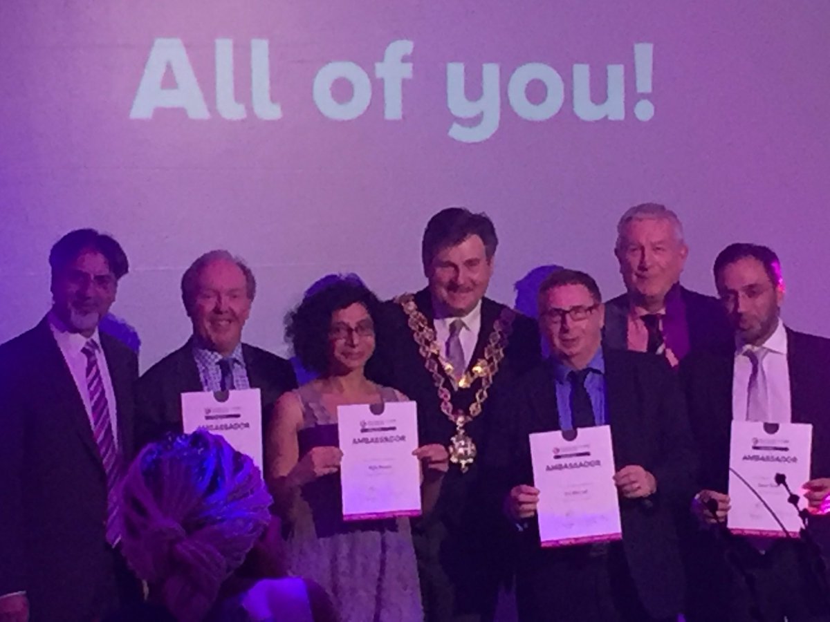 TheAsianToday's tweet photo. Huge congrats to all the winners of the @sccbinbusiness Special Contribution Award #EricMitchell #AlanMountford #AksarKhan #NylaNaseer https://t.co/Q78YB33u6J