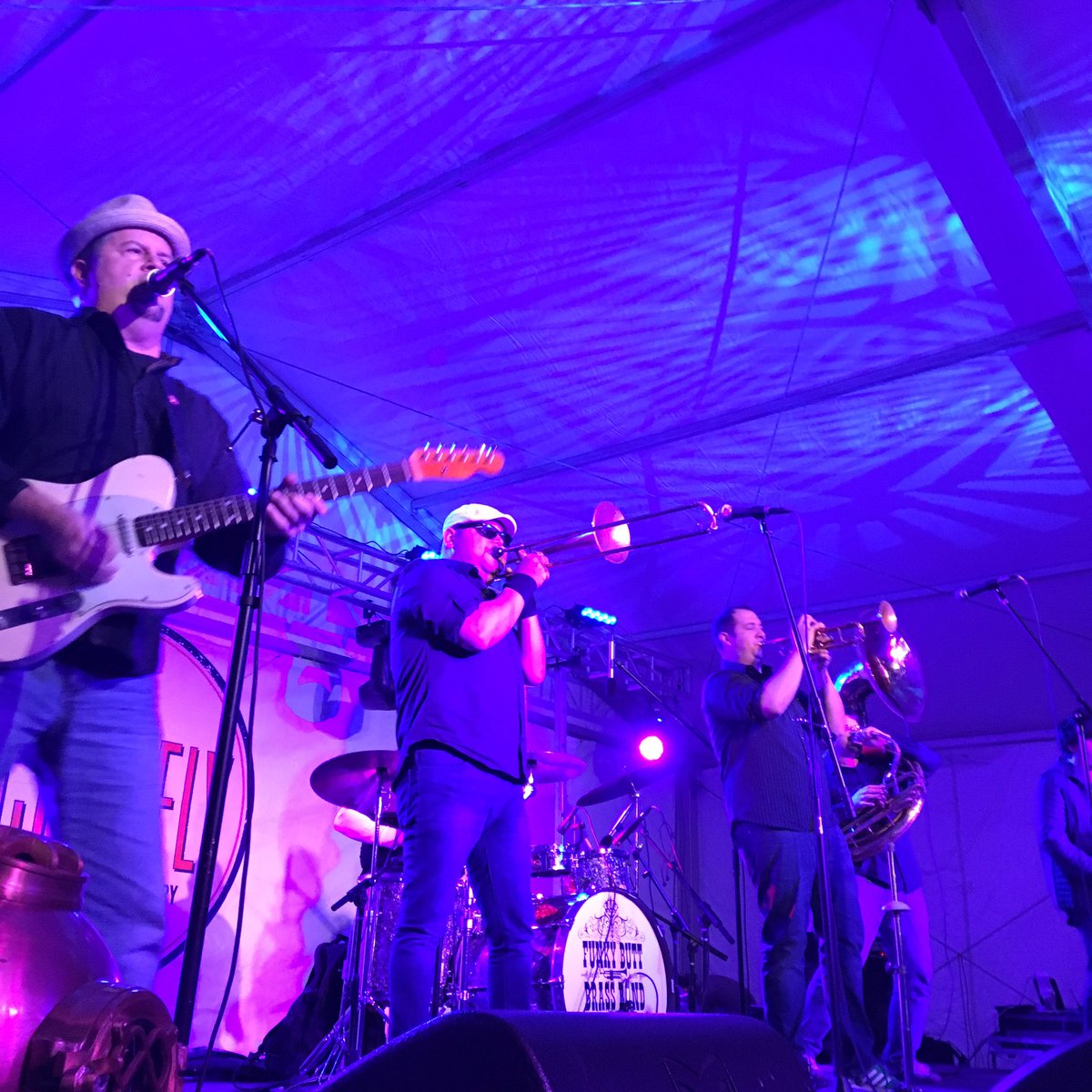Schlafly's tweet photo. @funkybuttbrass has got the crowd going at Stout & Oyster Festival! #darkpintshalfshells https://t.co/lrZRUiVbkq