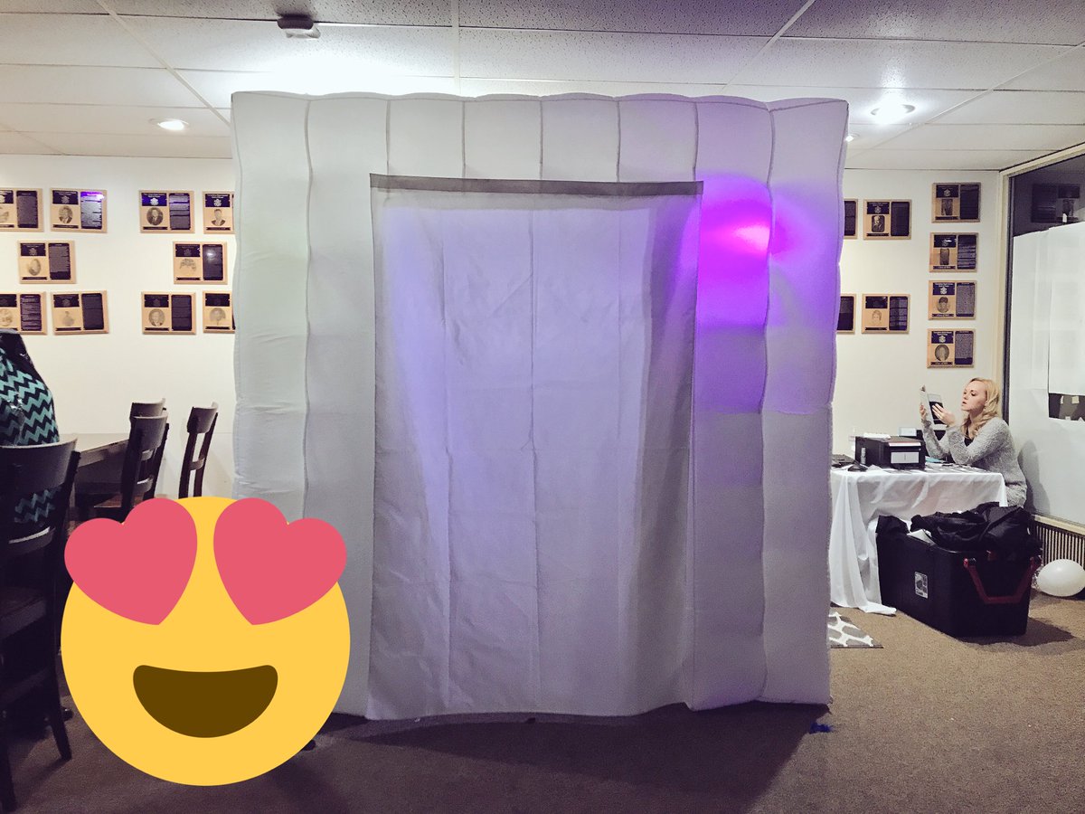 modishpb's tweet image. #WorkyourMagic our booth in action #photography #photobooth #TheBrideList #Cleveland #brides #theknot
