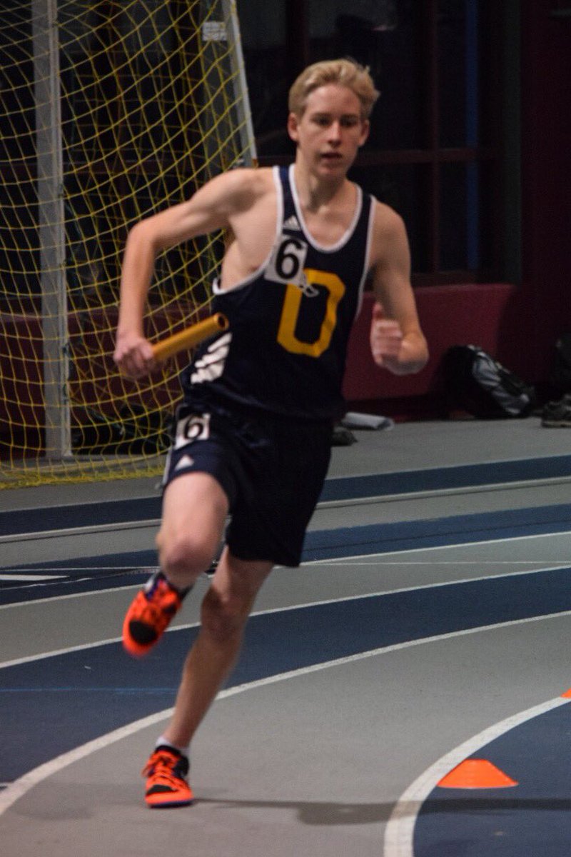 samfox137's tweet image. Christopher's first HS track meet...lookin good bud!