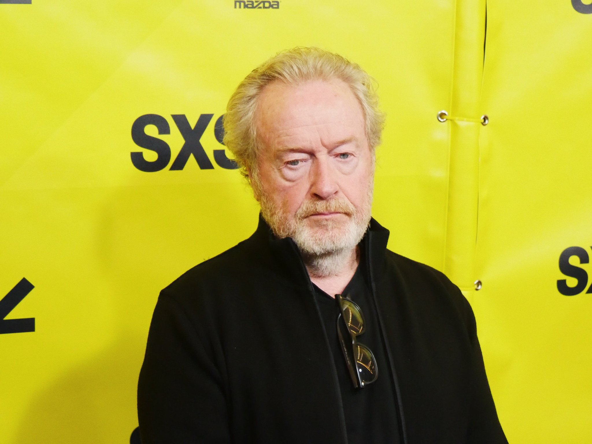 C6m6PcUVoAAbKfk.jpg:large