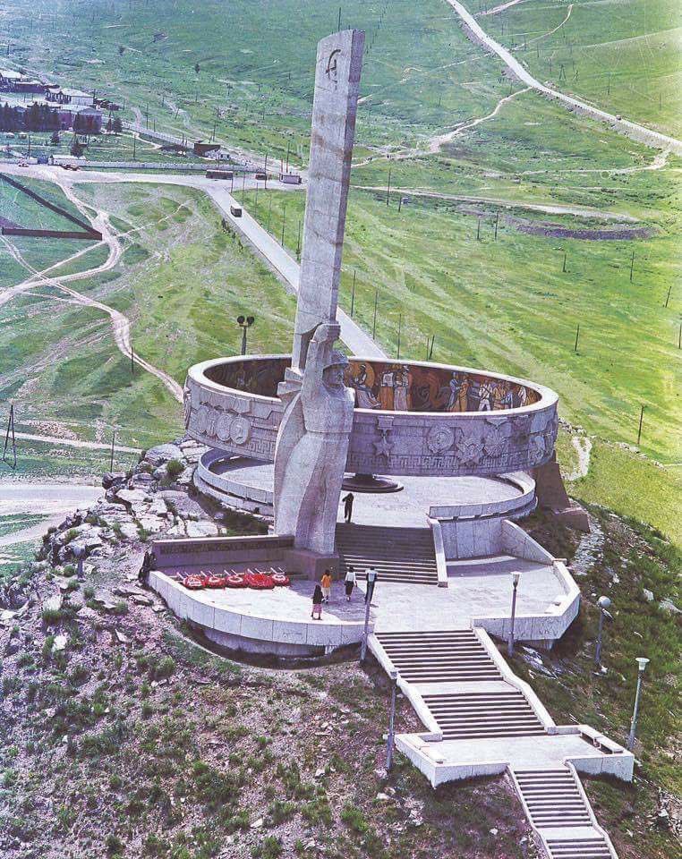 Пээ зайсан толгой гэдэг чинь ийм сайхан байж