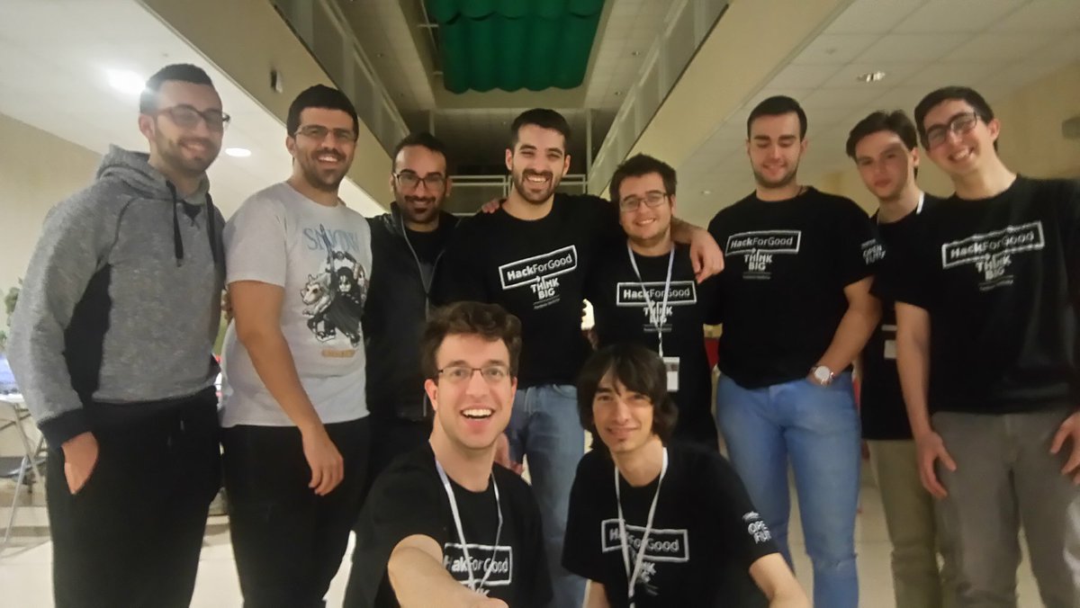 disleXapp_HFG's tweet photo. Los últimos supervivientes!!! #HackForGood https://t.co/cy21Org09u