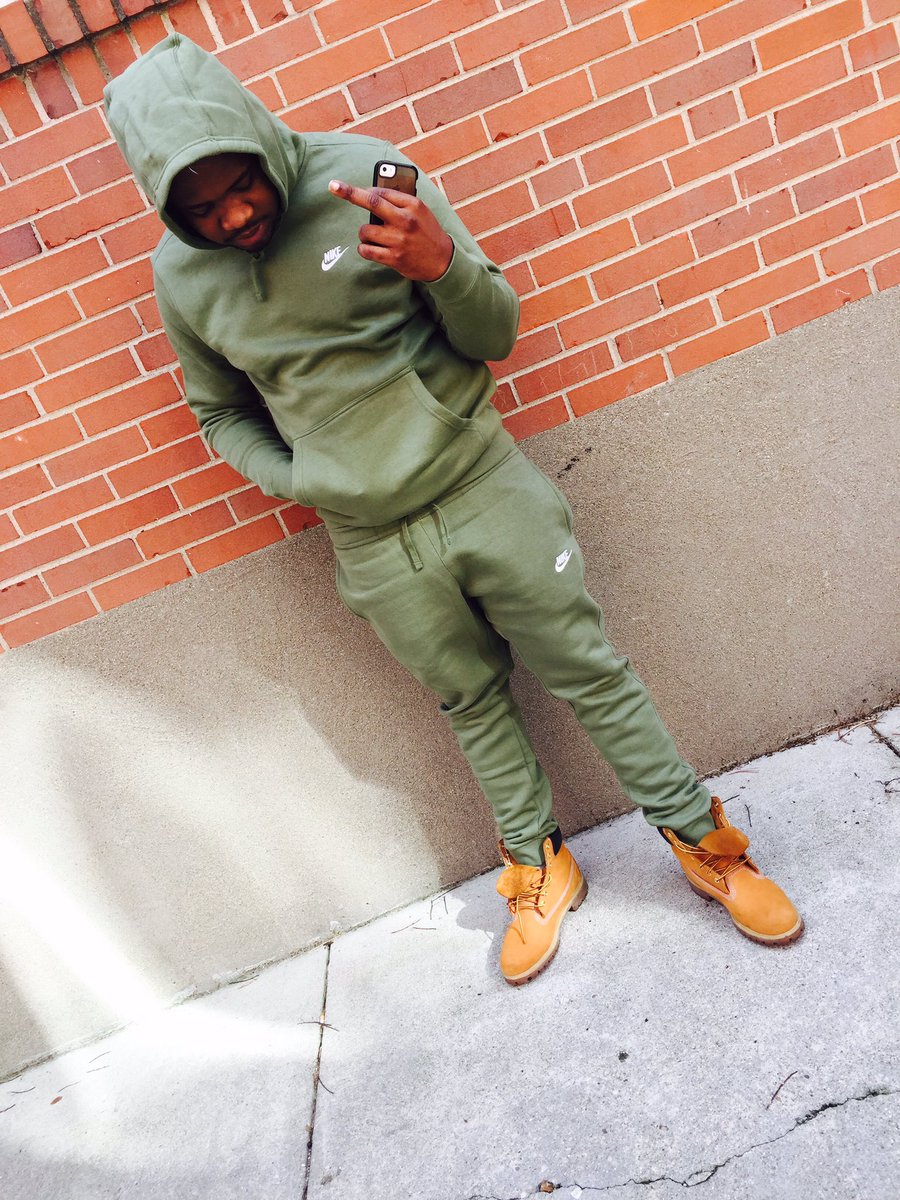 heemhavin's tweet photo. I see you making that lil noise but I ain't enthused 😎 https://t.co/uG2QdjPIhO