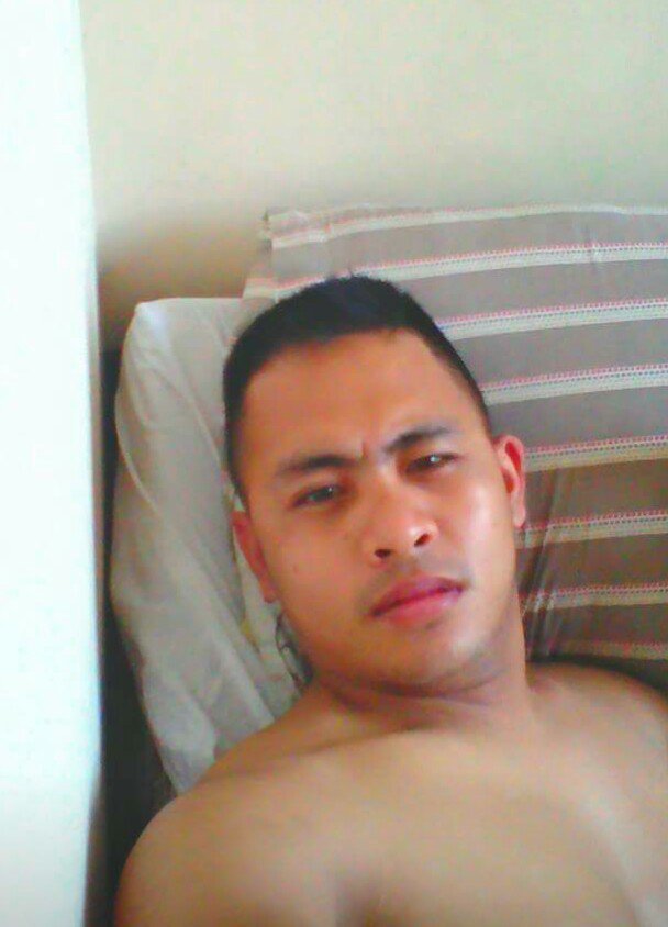 roijess01's tweet photo. Good morning sbi ng tropa kong sekyu nakitulog lng. Hehehe 
#sarapngpinoy
#sekyu https://t.co/IG9e7c8u41