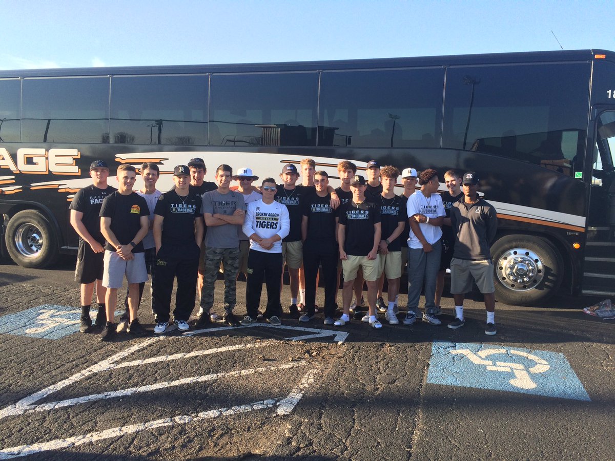 Batigerbaseball's tweet photo. Broken Arrow Varsity Baseball headed to Phoenix for a week of baseball. #baseballbros #hitlinedrives #throwstrikes https://t.co/UfKxmJTSvO