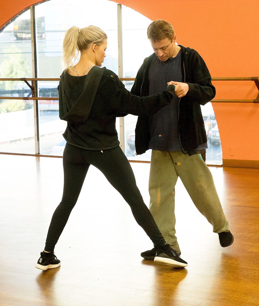 ABCSDancing's tweet image. #TeamMangoTango perfecting their footwork! 

📷: Paul Hebert, ABC
#DWTS