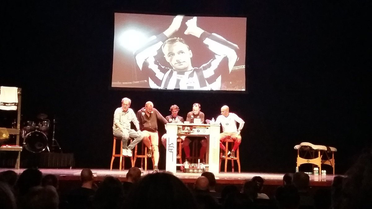 Bedankt <a href="/KoertWesterman/">Koert Westerman</a> voor de presentatie tijdens <a href="/FCdeRebellen/">FCdeRebellen</a>. Nooit geweten dat je piano speelt. #onbekendtalent