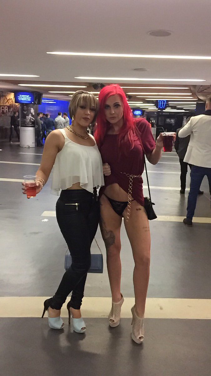 Roxi Keogh в X: „How hot is she @Leahyahya t.coONrXv1iOP0“  X