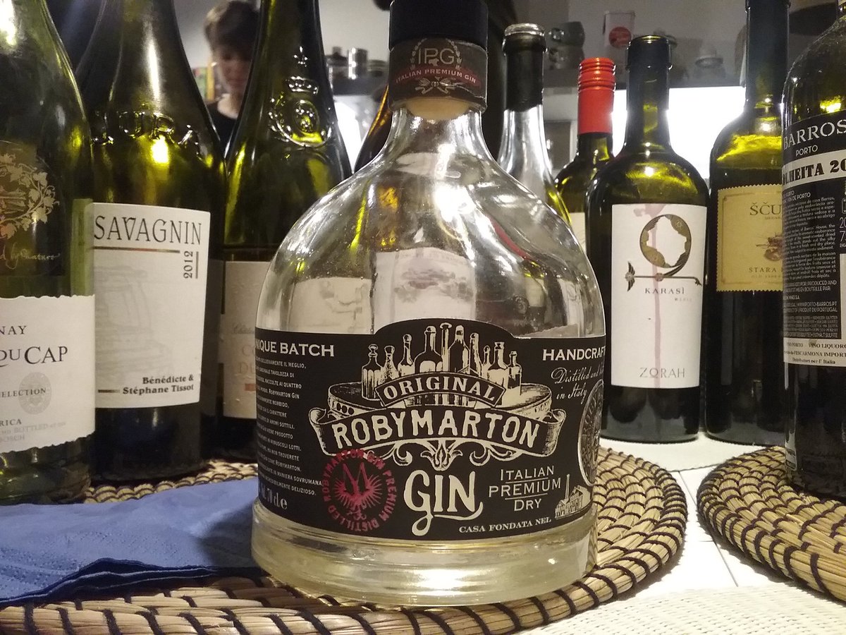 BiancaCiatti's tweet photo. #gin passion! #robymarton #italianpremiumdry https://t.co/lHGZo7AUyx