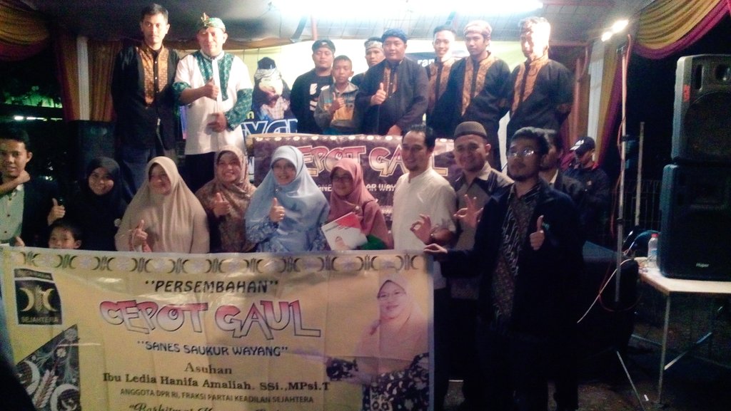 budlan's tweet photo. Reses Bu @lediahanifa 
#MediaWayangGaul 
pentingnya #Perlindungan Anak
Seru @KecSukasari @PKSejahtera @PKS_Bandung https://t.co/KK9RnBnWwY