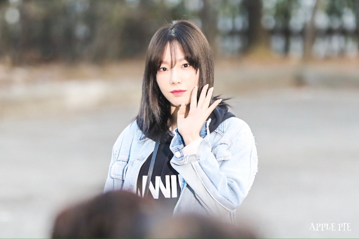 Applepie8Pie's tweet photo. 170310 태연 KBS 😍 https://t.co/G8mKohw7Eh
