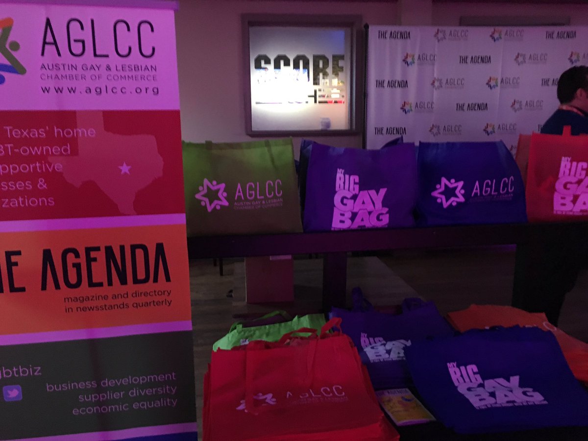 austinlgbtbiz's tweet photo. We're just getting started here at @OilcanHarrys for the #BigGayKickoff. Unofficial #LGBT kickoff for #SXSW. https://t.co/WEFrh5TH1V