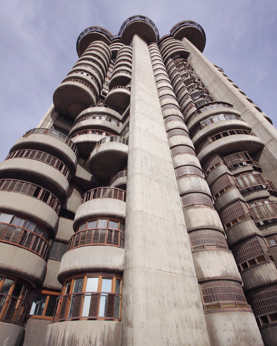 MASContext's tweet photo. Torres Blancas (1961-1968), Madrid, by Francisco Javier Saénz de Oiza https://t.co/cSpOn2a2C5