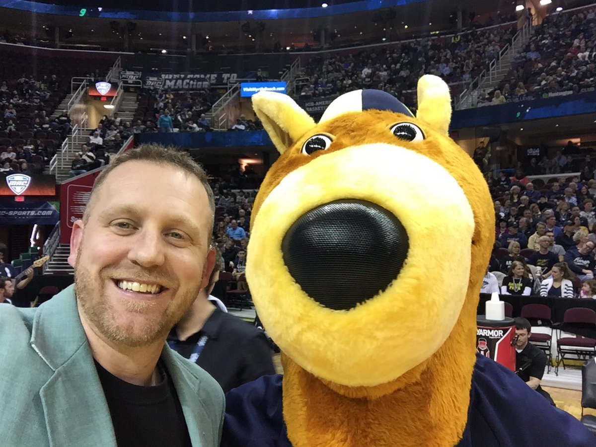 Mac_Eck's tweet photo. #MACscotSelfie @AkronZips #Zippy is going to the @ZipsMBB championship game! https://t.co/cMQa3MHMZn