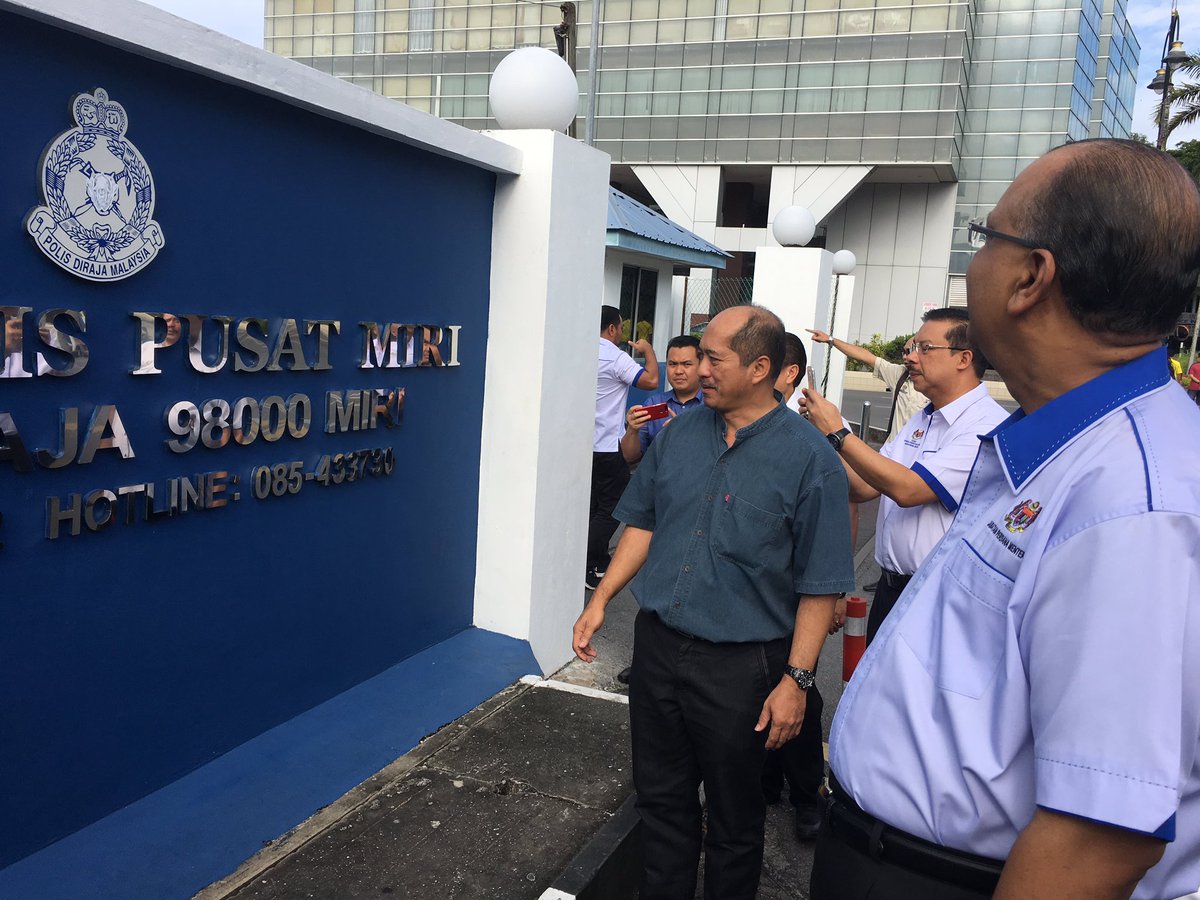 Ali Hamsa Ynwa On Twitter Merakyatkan Perkhidmatan Awam Turun Padang Balai Polis Pusat Miri Negaraku Https T Co Offkaguw4g Twitter
