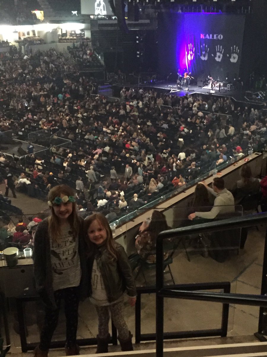 SydneyWithem's tweet photo. First ever concert @TheFieldhouse! https://t.co/6HeqdGT94I