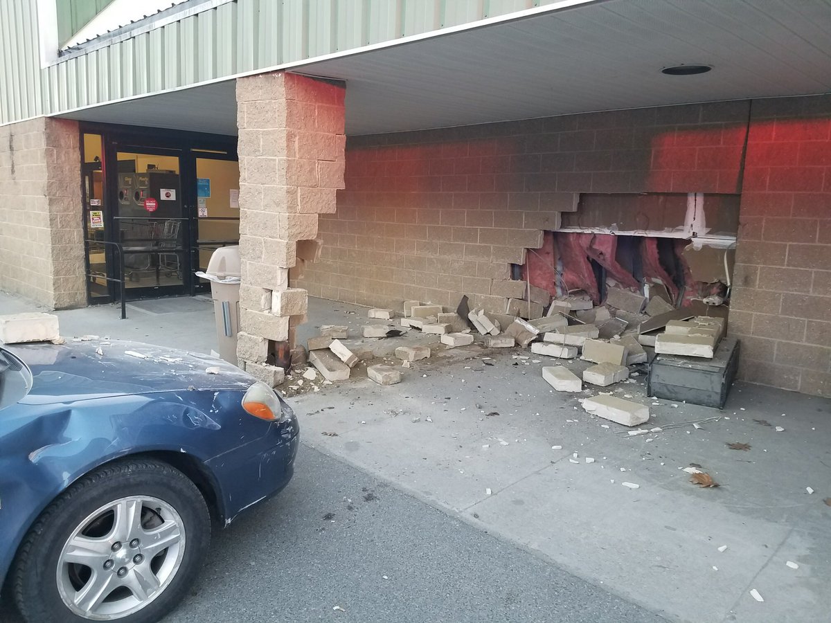 Montague_Police's tweet photo. Food City in Turners Falls car v. Building https://t.co/OB5ug9C4SU