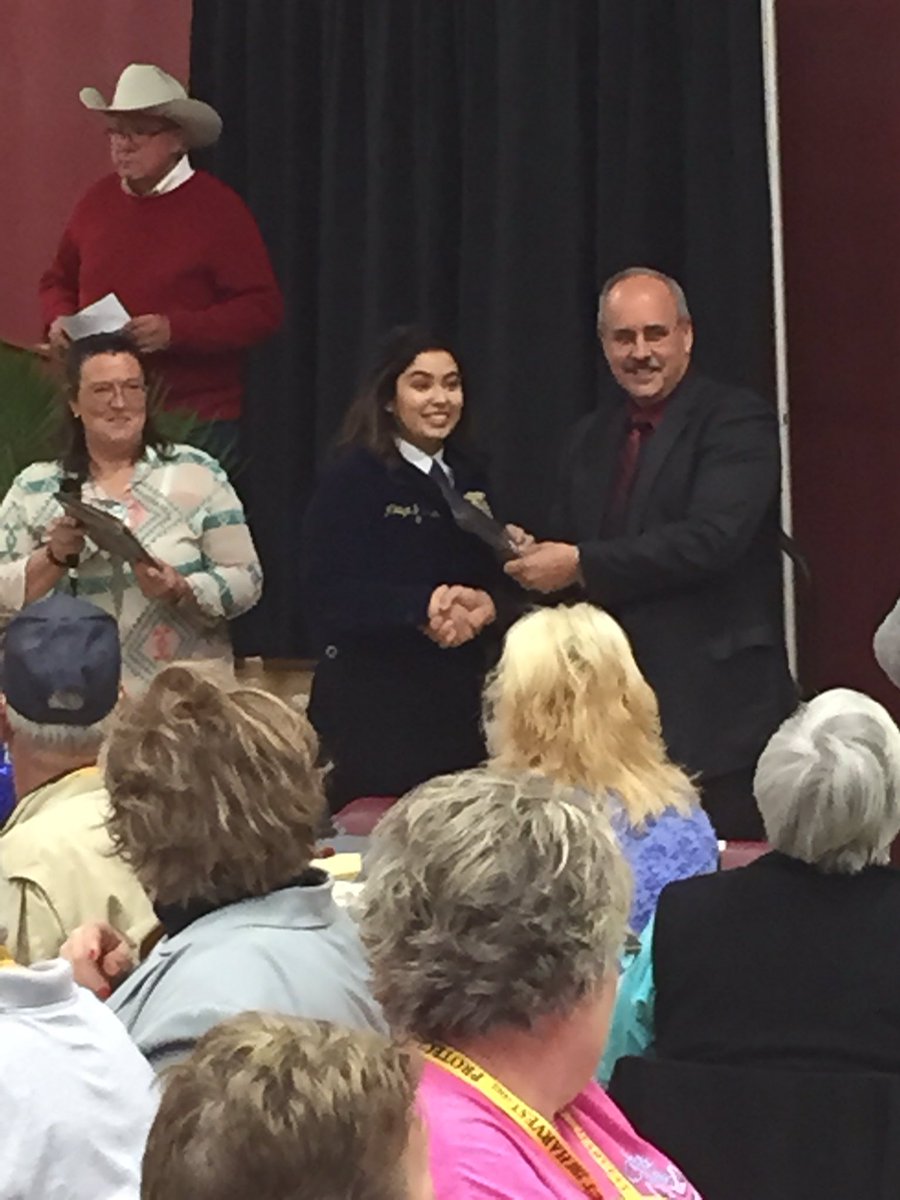 mr_prewitt's tweet photo. Mikayla Powell 2nd in the state in Missouri Pet Breeders Association Speaking contest. #beuncommon #mvffa https://t.co/73CzzjchYL