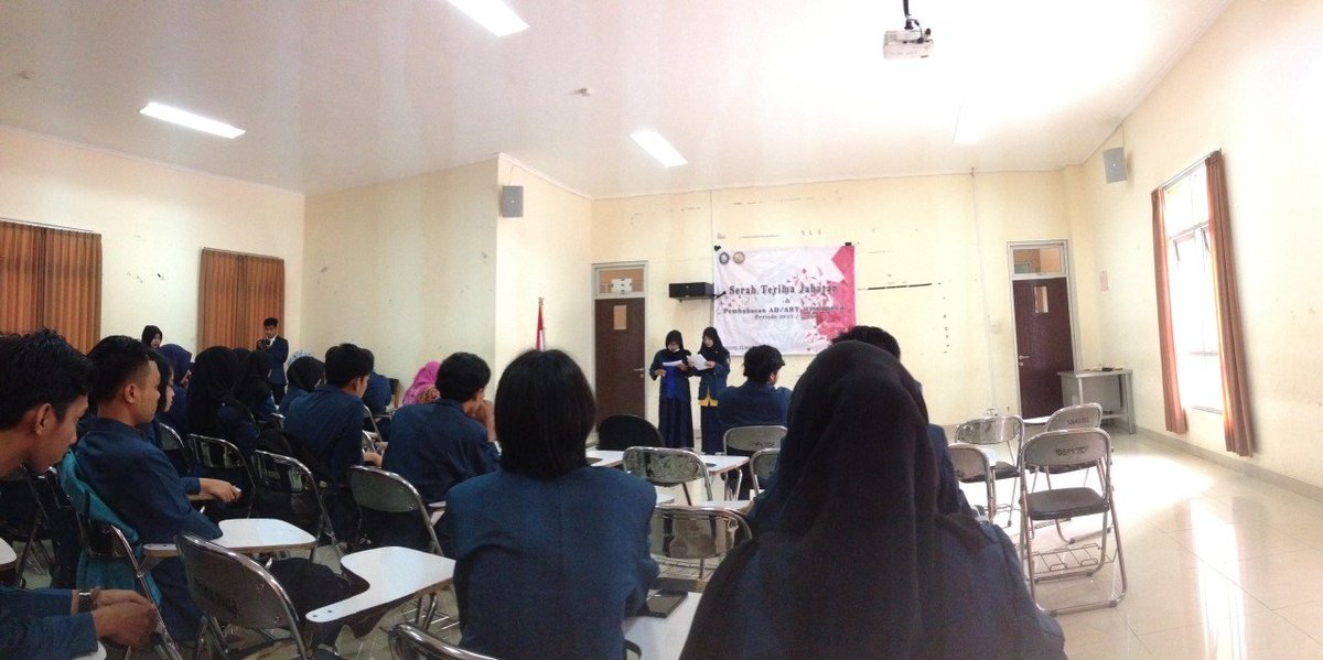 (Live Report)

Sedang berlangsung serah terima jabatan himpunan mahasiswa d3 kearsipan periode 2017/2018

#himadiarundip