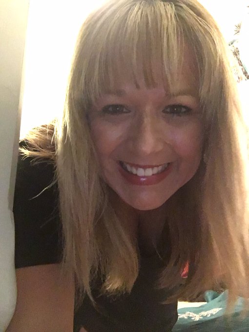 Happy Friday sexy people https://t.co/T7hZBx4u2Z