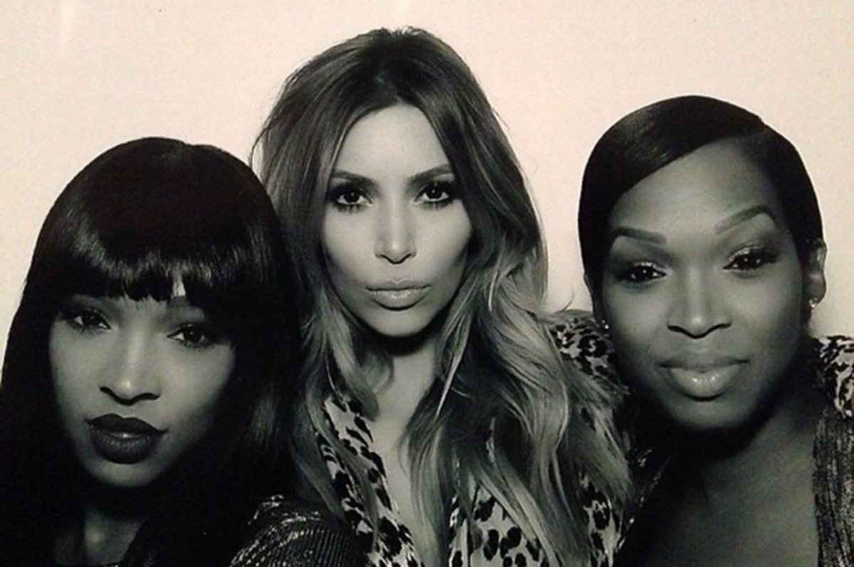 KimKardashian's tweet photo. These are my ride or dies!!!! For lyyyyfe! Happiest of birthdays to my forevers @ForeverMalika @ForeverKhadijah I love you guys! https://t.co/yURB2h2dWu