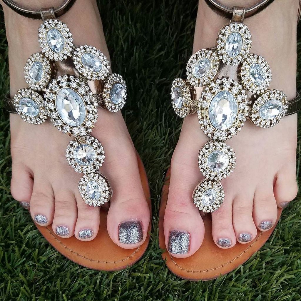maxymmckay's tweet photo. Toes are done and ready for my Bachelorette party tomorrow! #borrellsgonnabringit #maxyman… https://t.co/DiiDTaKHWM https://t.co/3doRSgpBNN