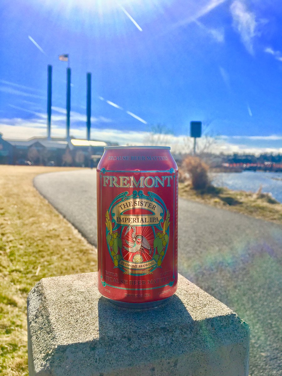 Fremont_Oregon's tweet photo. A little Sister in the Old Mill District in Bend! #inbend #sister #oldmilldistrict #oregonbeer #craftbeer #friday https://t.co/WqVHQvmPDz