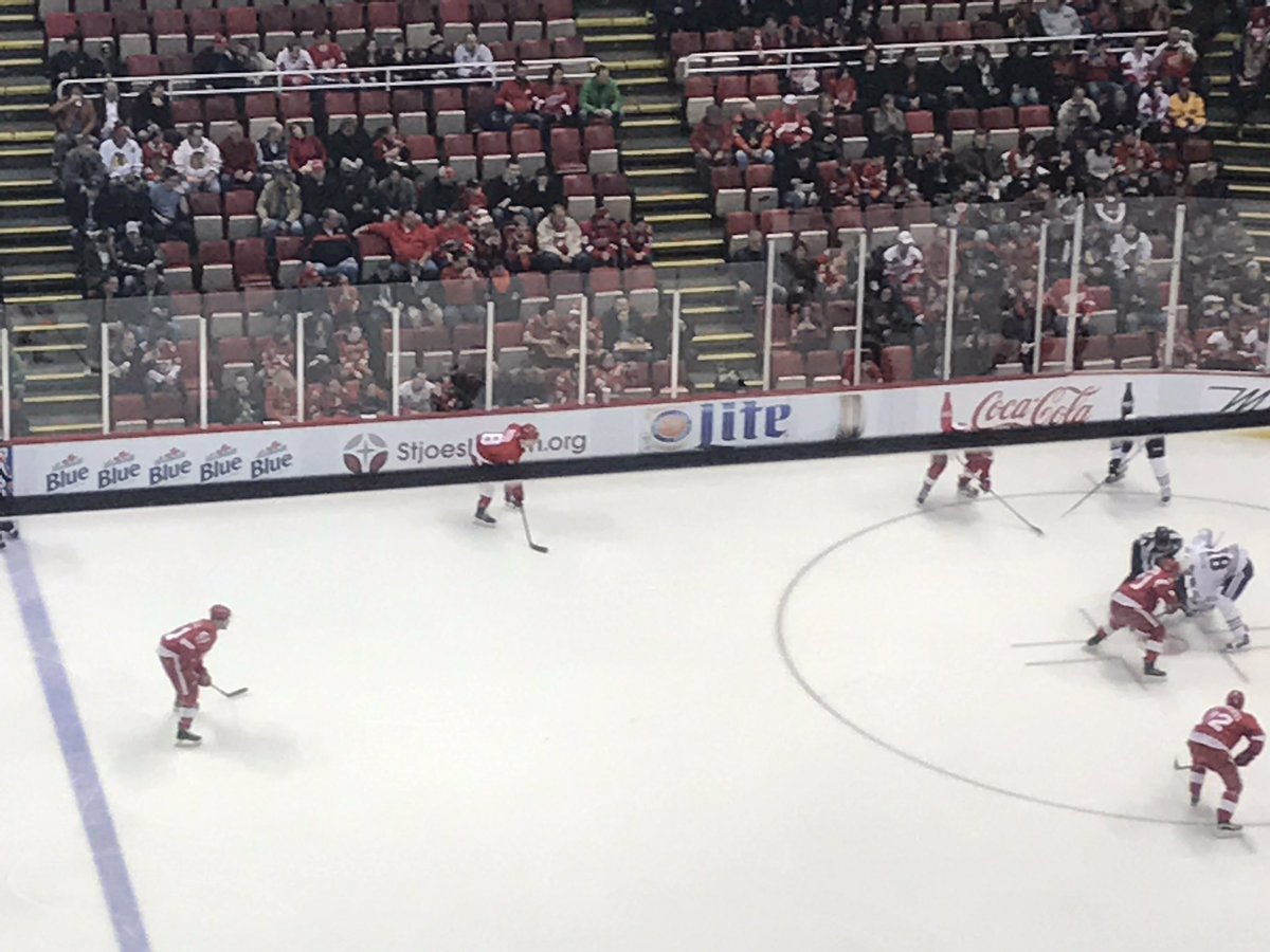 TheLeftWings's tweet photo. #ScoutingReport: some good looking guys down there in red. Maybe they're looking to upgrade to the #LeftWings? https://t.co/ubcQkGQaYT