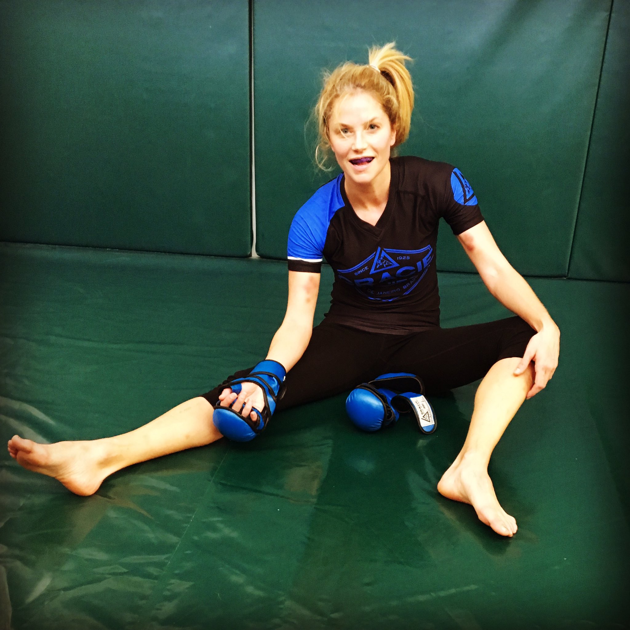 Ellen Hollman on X: 1 12hrs of #Judo & hour of #JiuJitsu @87elevenAction  followed by an hour of sparring @GracieAcademyBH #BloodSweatTears  #BruisesForTheBold t.coJyUYh04o7h  X