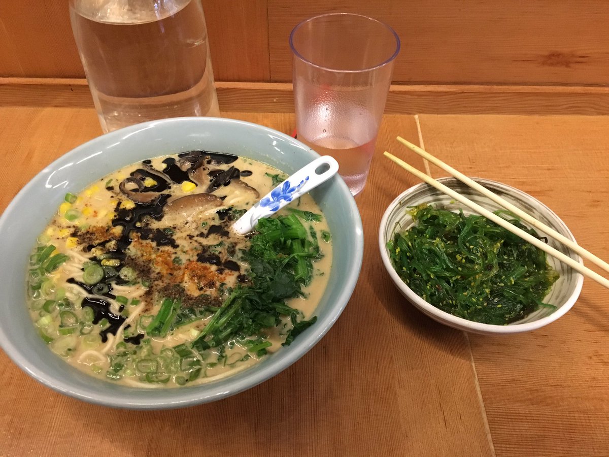 brick_root's tweet photo. Dinner! #brickscascade2017 https://t.co/WXg0MzhegK
