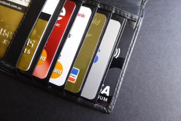 SpirosMargaris's tweet photo. Insights
#PayPal Vs. #ApplePay Vs #VisaCheckout Vs #Masterpass Vs #AmazonPayments Vs #FacebookPayments
https://t.co/BPwWcj2RWy #fintech https://t.co/BhLqwm4i0N