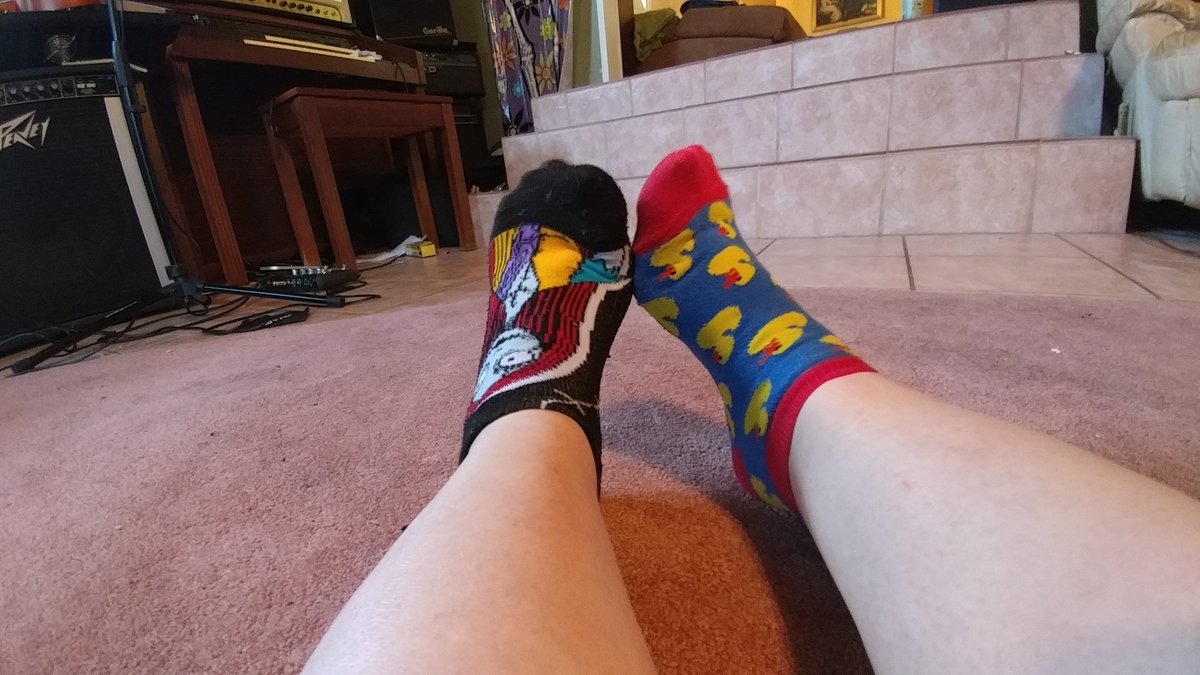 BabyBootyButt13's tweet photo. Want barefoot photos of my size 11 feet? DM me. #sneakerfetish #footfetish #sockfetish #feet #socks #paypig #findom #footfreak #totaldom https://t.co/VbJQGSwSY8