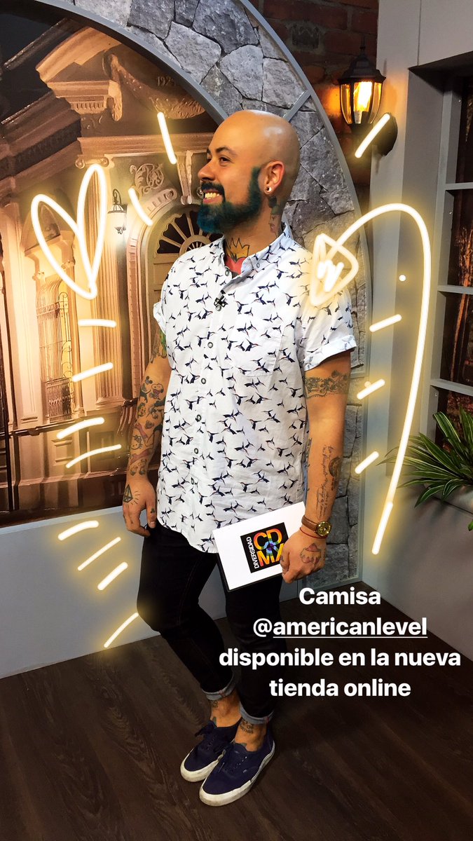 johnnycarmona's tweet photo. Esta genial camisa de @AmericanLevel llena de colibríes está disponible en la nueva tienda online ---> https://t.co/RY1eQD2Tjt 📲🛍🎁👖 https://t.co/l52jwPsjvF