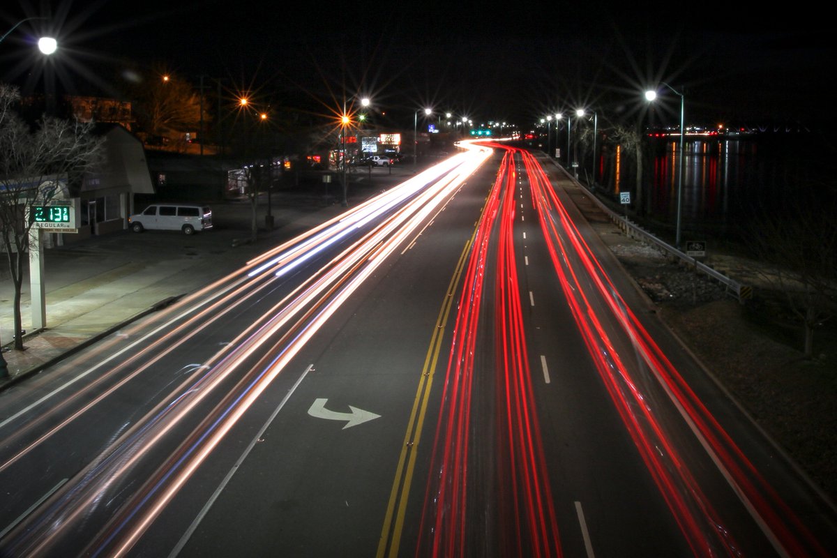 JustinAMoeller's tweet photo. Can I get a RT for the #traffic on #riverside, for #FastTN? It's for #charity! #Night #exposure #CANON #7D #street #photog #road https://t.co/2UJrfNn5KF