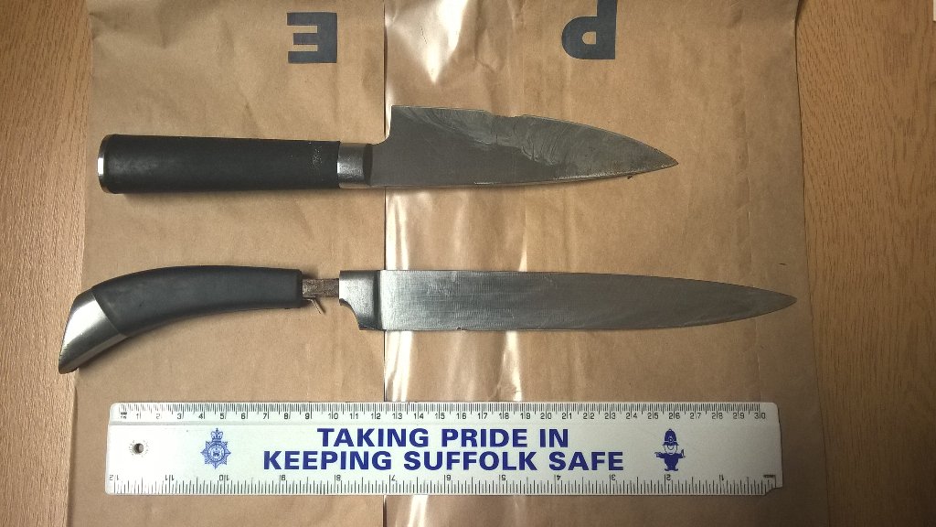 PoliceHaverhill's tweet photo. 2/2 One detained #CommonAssault #Sec4 #PublicOrder and #BladedArticle πͺ #BinTheBlades #CarryKnivesGetArrested https://t.co/4DR5eFftyc