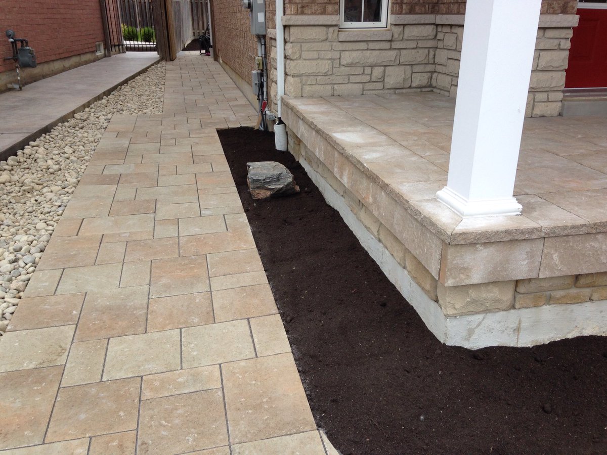 National2142's tweet photo. #Nationallandscape #permacon @Permacon #mondrian #lafitt #hardscapes https://t.co/17dQVFV8Ko