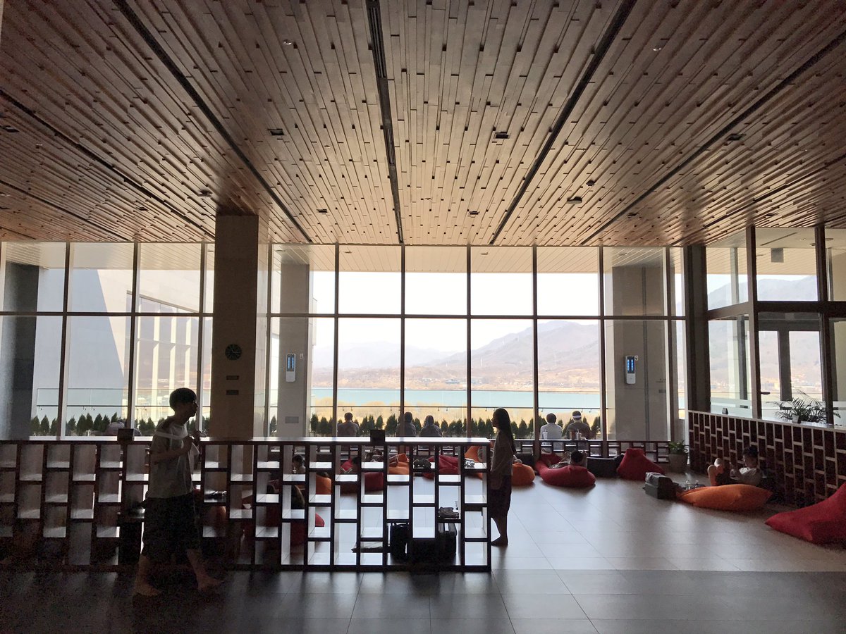 hohocho's tweet photo. This is truly best place to heal myself. Saturday scene of #Aquafield spa area in #StarFieldHanam, east of #Seoul. https://t.co/ly30oxNYPj