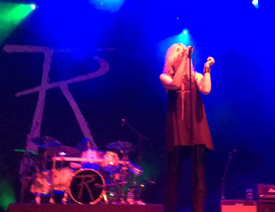 midiorama's tweet photo. Indo a loucura com #TaylorMomsen e #ThePrettyReckless! 🙌🤘
.
#TPR @momsenbrasil @onlytpr #Momsen #MoveConcertsBrasil #midiorama https://t.co/nI28iYntgx