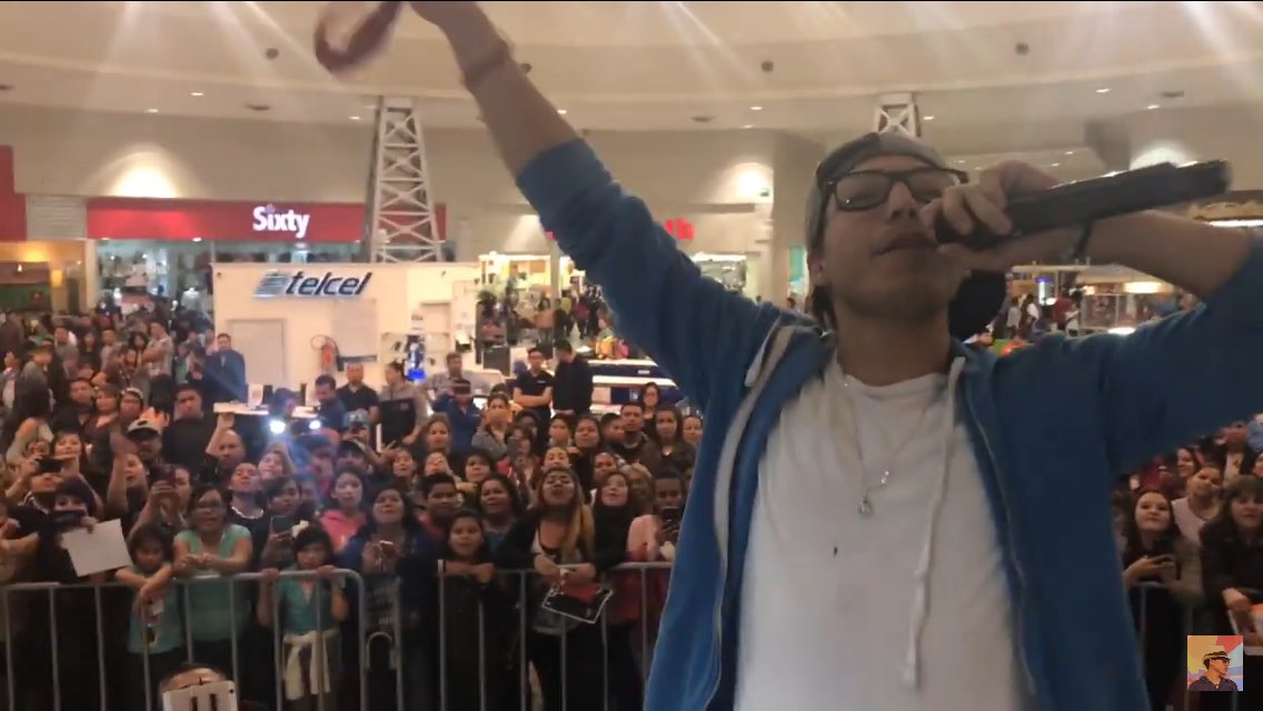 josselitha_gzz's tweet photo. Me encantó el final...todos gritando a una sola voz #ElBlogDeLos2 ✌🏼👏🏼👏🏼👏🏼que bonitoooo🙈💕
Que bueno que si hubo video...los adoro favs😘💕 https://t.co/KsAtCRHkrT
