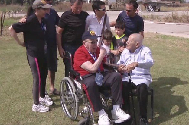 IntercapLend's tweet image. This WWII Vet Reunited With A Man He Saved From A Concentration Camp bzfd.it/2niWTDm