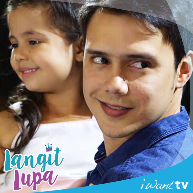 ofc_iwant's tweet photo. Biglang sumulpot si Ian sa photoshoot nila Joey at Lala! https://t.co/pgIjH4qHNo #LLFamilyPortrait https://t.co/9YwSyR5yud