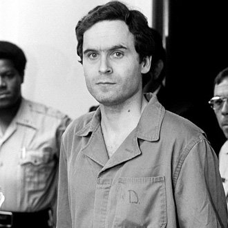 SmallFranches's tweet photo. Como me encanta este hombre, MIRA SU CARUZA! SE QUE ESTA MUERTO Y ERA UN ASESINO PERO SJHDAHDSJHAD https://t.co/YCBx4MOaou