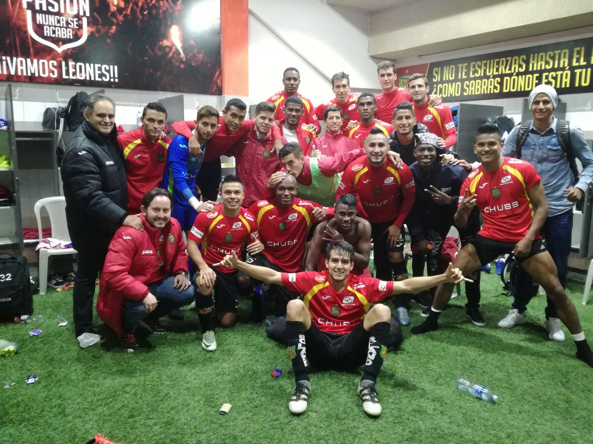 DCuencaOficial's tweet photo. Alegría en el camerino luego de un importante triunfo #DaleRojoDaleRo https://t.co/mTLId5ERdy