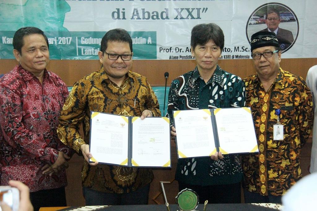 OfficialFAIUMY's tweet photo. KBRI Malaysia ajak Mahasiswa Prodi PAI untk Meningkatkan Mutu Pend. di Indonesia

Read More: https://t.co/cp11k2UlI1 https://t.co/BrzyN3061H
