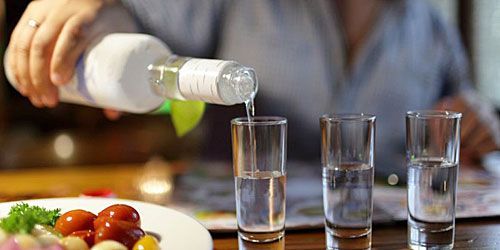 Pushkin_House's tweet photo. EXPLORING #VODKA: A tasting with Pushkin House #WineClub's Tanya Nesterova, with food from @ZIMA_Bar https://t.co/z2hULNLj6c https://t.co/f8FsDibyDD