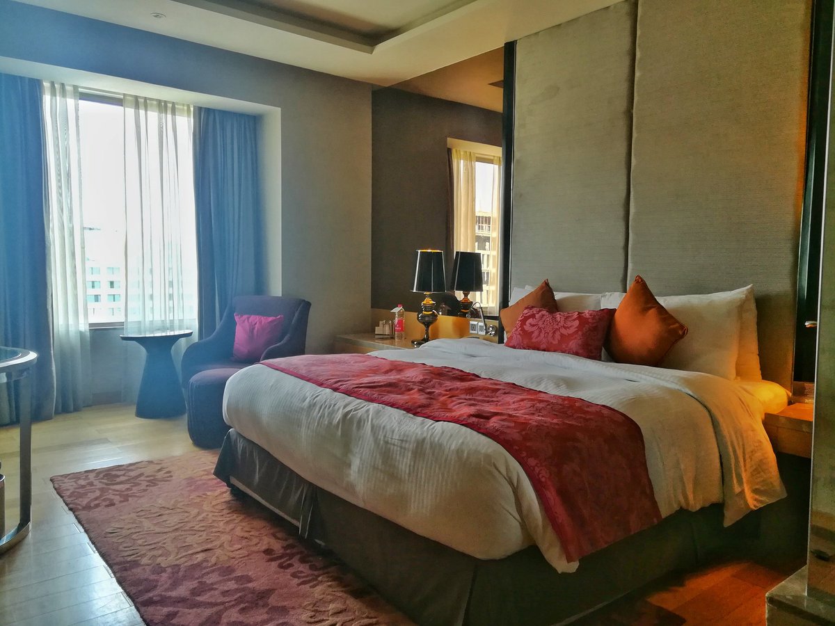 ExploreWithRoy's tweet image. My abode for tonight in Jaipur. 😊
#RadissonBlu #Jaipur #Workcalling #traveldiaries #SwagphoneHonor6X #Honor6x
