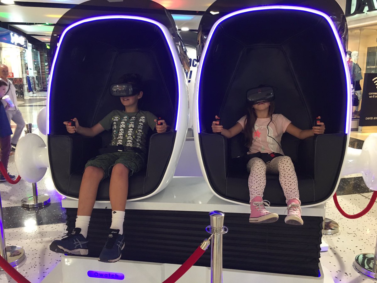 MyLearningTweet's tweet photo. #ibasics imagine the t&l that can come from this VR experience my kids are having! #code17oz imagine watching FL this way #fliplearncon https://t.co/T2c7CqPq1Y